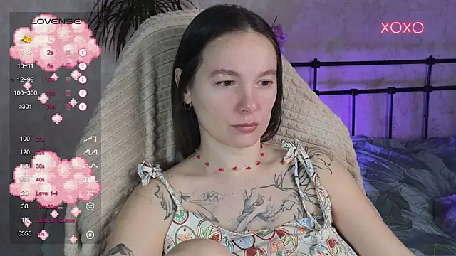 lil luna x online show from March 27, 2:07 pm