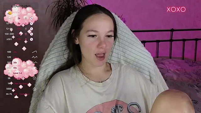 Snapshot of lil_luna_x chatting on November 26, 10:32 pm lil luna x online show from November 26, 10:32 pm