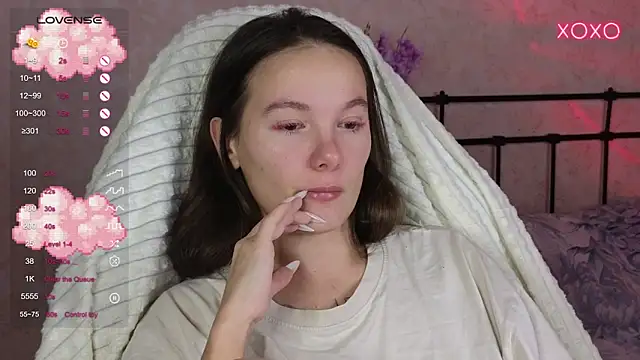 Snapshot of lil_luna_x chatting on October 23, 12:59 pm lil luna x online show from October 23, 12:59 pm