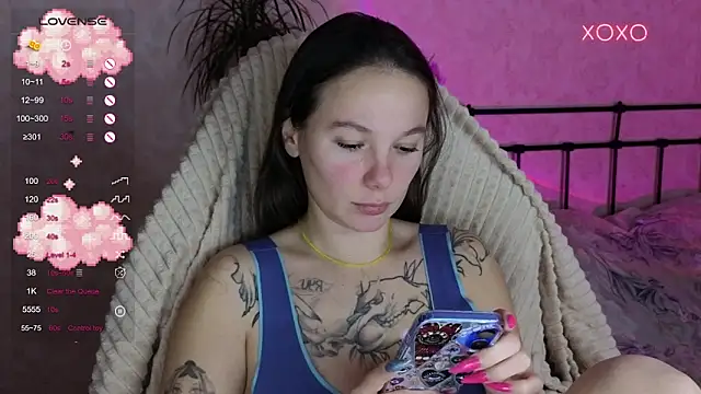 lil luna x online show from December 14, 8:36 pm