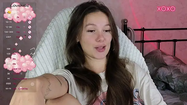 Snapshot of lil_luna_x chatting on September 20, 8:47 pm lil luna x online show from September 20, 8:47 pm