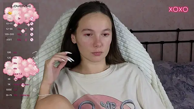 Snapshot of lil_luna_x chatting on October 8, 8:53 pm lil luna x online show from October 8, 8:53 pm
