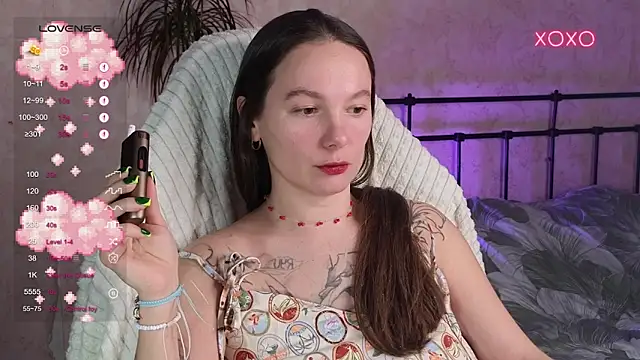 lil luna x online show from March 16, 3:48 pm