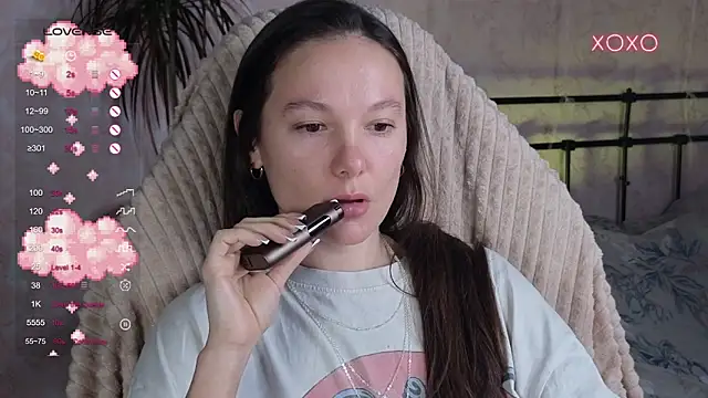 lil luna x online show from February 23, 7:03 pm