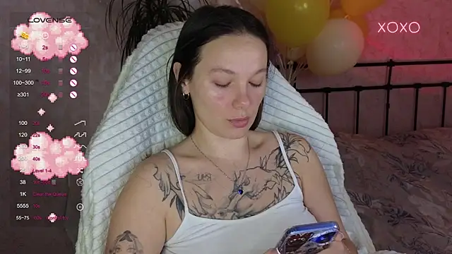 lil luna x online show from February 8, 10:40 pm