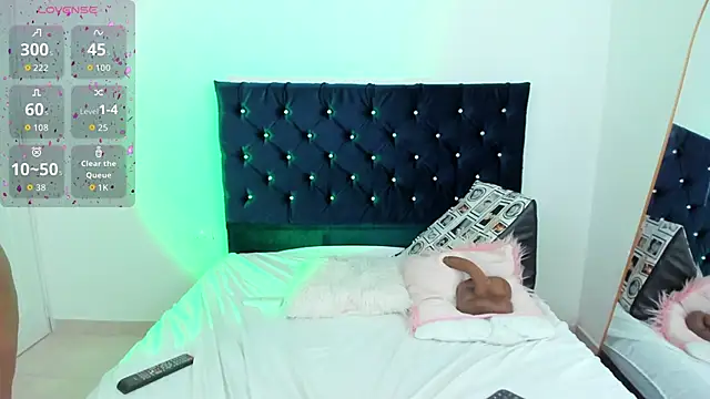 Snapshot of Alessia_kaun chatting on November 1, 1:12 am Alessia kaun online show from November 1, 1:12 am