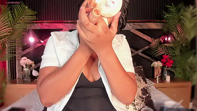 Aluna sweet online show from November 17, 8:24 pm