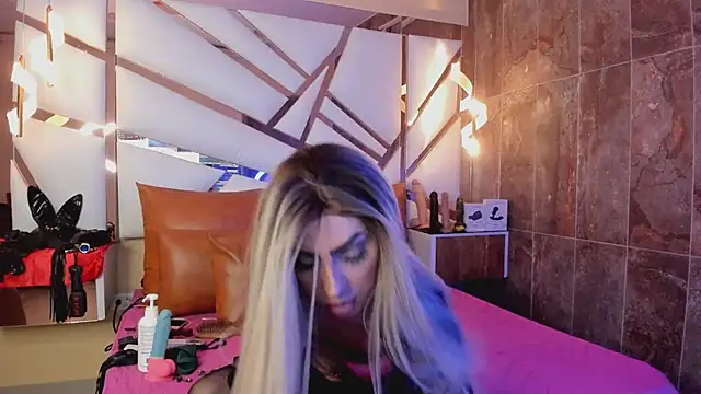 Snapshot of AlejandraDangerGirl chatting on February 12, 12:22 pm AlejandraDangerGirl online show from February 12, 12:22 pm
