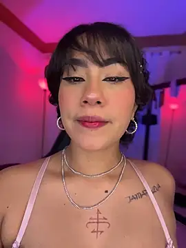 Snapshot of ZahaRoseee chatting on March 3, 1:23 am ZahaRoseee online show from March 3, 1:23 am