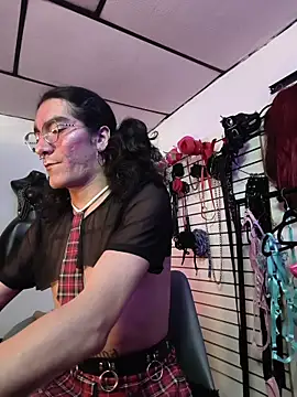 mal x online show from December 1, 1:01 pm