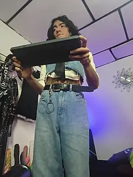 mal x online show from April 18, 5:32 am