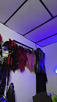 mal x online show from February 5, 5:25 am