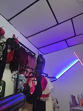 mal x online show from March 3, 5:47 am