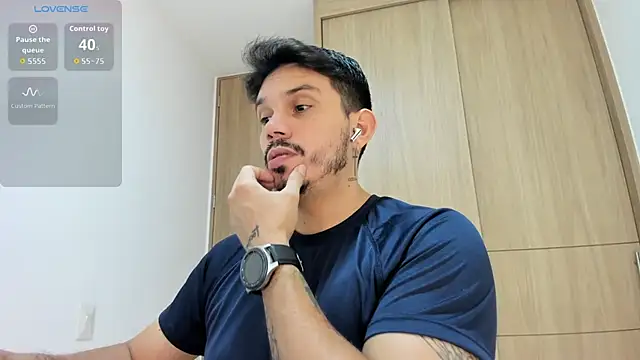 Snapshot of alejandro_stark chatting on November 5, 10:40 am alejandro stark online show from November 5, 10:40 am