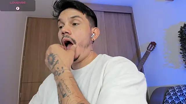 alejandro stark online show from May 9, 2:04 am