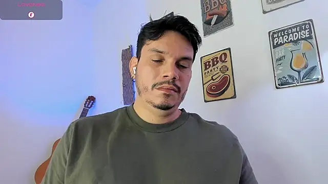 Snapshot of alejandro_stark chatting on February 24, 11:44 am alejandro stark online show from February 24, 11:44 am