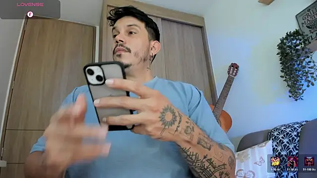 Snapshot of alejandro_stark chatting on June 17, 8:41 pm alejandro stark online show from June 17, 8:41 pm