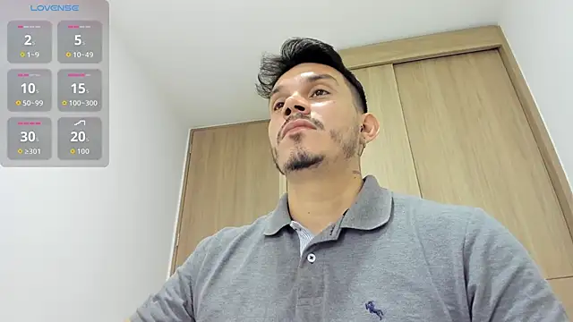 Snapshot of alejandro_stark chatting on October 23, 10:14 am alejandro stark online show from October 23, 10:14 am