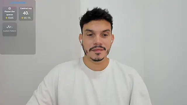 Snapshot of alejandro_stark chatting on October 8, 6:30 pm alejandro stark online show from October 8, 6:30 pm