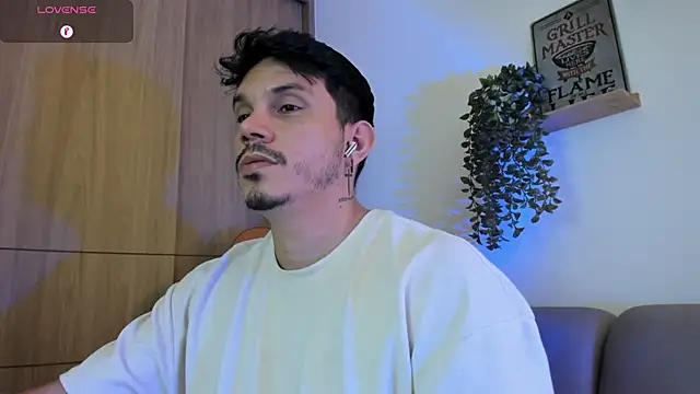 alejandro stark online show from May 1, 3:33 am