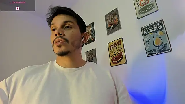 Snapshot of alejandro_stark chatting on February 1, 5:06 am alejandro stark online show from February 1, 5:06 am