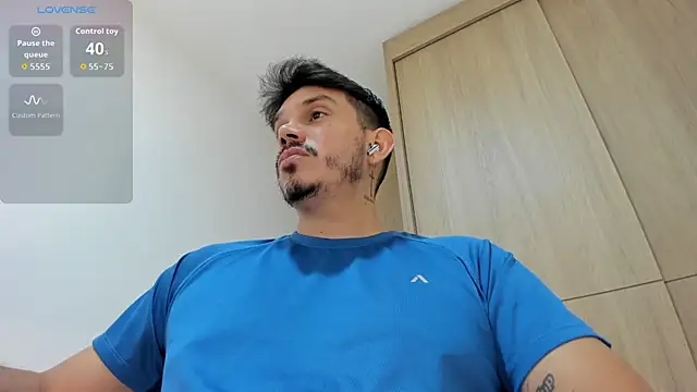 Snapshot of alejandro_stark chatting on November 1, 5:47 am alejandro stark online show from November 1, 5:47 am