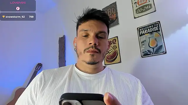 Snapshot of alejandro_stark chatting on February 27, 10:53 pm alejandro stark online show from February 27, 10:53 pm