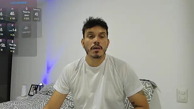 Snapshot of alejandro_stark chatting on September 20, 4:39 am alejandro stark online show from September 20, 4:39 am