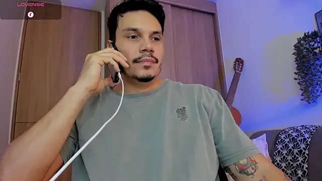 Snapshot of alejandro_stark chatting on July 8, 5:24 pm alejandro stark online show from July 8, 5:24 pm