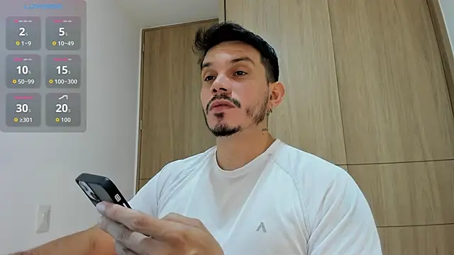 Snapshot of alejandro_stark chatting on November 14, 9:35 am alejandro stark online show from November 14, 9:35 am