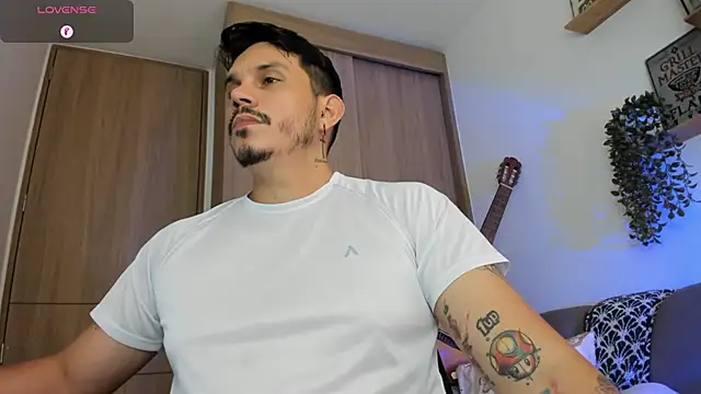 Snapshot of alejandro_stark chatting on June 19, 7:52 pm alejandro stark online show from June 19, 7:52 pm