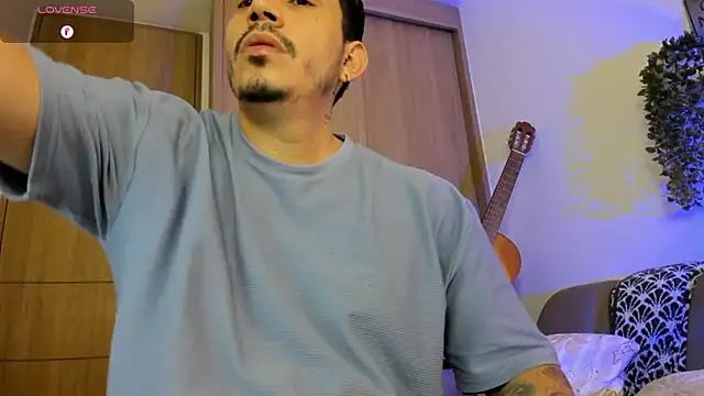 alejandro stark online show from June 3, 10:47 pm