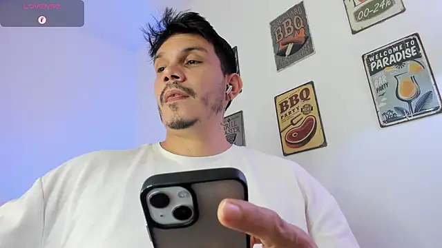 Snapshot of alejandro_stark chatting on February 22, 1:08 am alejandro stark online show from February 22, 1:08 am