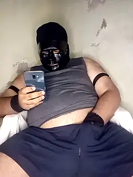 Snapshot of Kidding_Road chatting on March 1, 4:12 am Kidding Road online show from March 1, 4:12 am