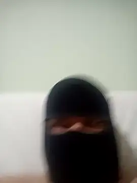 Snapshot of Kidding_Road chatting on December 2, 3:21 am Kidding Road online show from December 2, 3:21 am