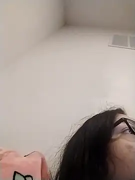 LiverandBrat77 online show from January 12, 1:45 am