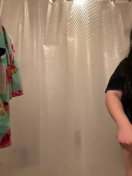 LiverandBrat77 online show from January 14, 10:24 pm