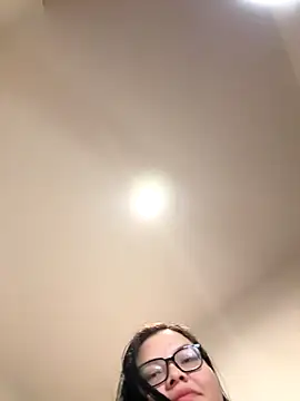 LiverandBrat77 online show from January 6, 4:49 am