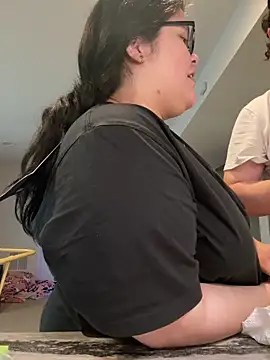 LiverandBrat77 online show from April 22, 4:47 pm