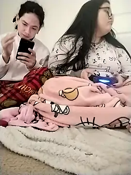 LiverandBrat77 online show from January 31, 7:12 pm