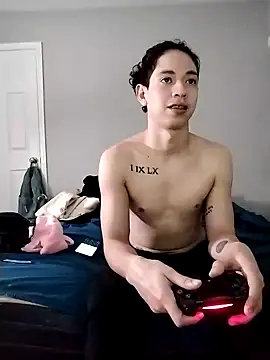 Snapshot of LiverandBrat77 chatting on December 18, 6:21 am LiverandBrat77 online show from December 18, 6:21 am