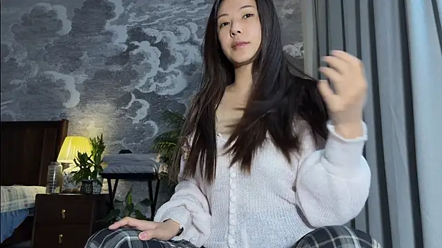 grandeeney online show from June 12, 8:56 am