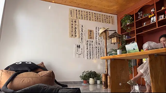 grandeeney online show from March 25, 6:46 am