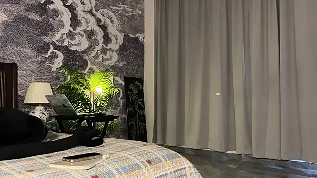 grandeeney online show from February 24, 7:09 am