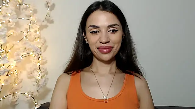 Snapshot of Mika_Gold chatting on October 15, 11:40 am Mika Gold online show from October 15, 11:40 am