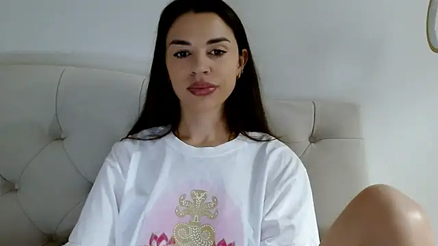 Snapshot of Mika_Gold chatting on June 7, 9:03 am Mika Gold online show from June 7, 9:03 am