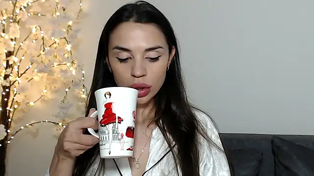 Snapshot of Mika_Gold chatting on October 16, 5:10 pm Mika Gold online show from October 16, 5:10 pm