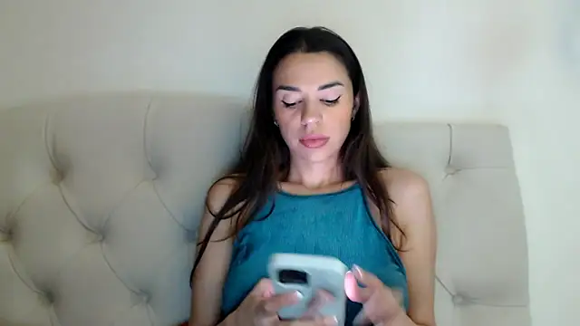 Snapshot of Mika_Gold chatting on November 11, 5:41 pm Mika Gold online show from November 11, 5:41 pm