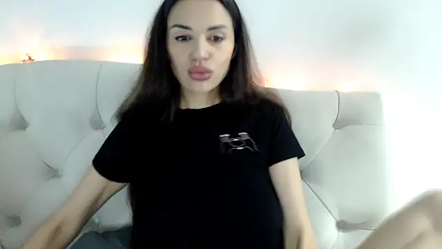 Snapshot of Mika_Gold chatting on December 14, 7:41 pm Mika Gold online show from December 14, 7:41 pm