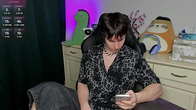 Vincent Strong online show from February 9, 9:18 am